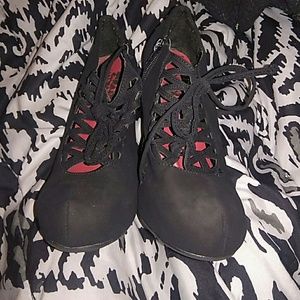 Size 8M Madeline high heels